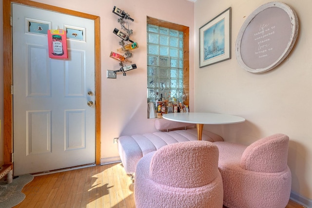 530 N Ashland Ave, Chicago, IL 60622 - entryway featuring baseboards and hardwood / wood-style floors