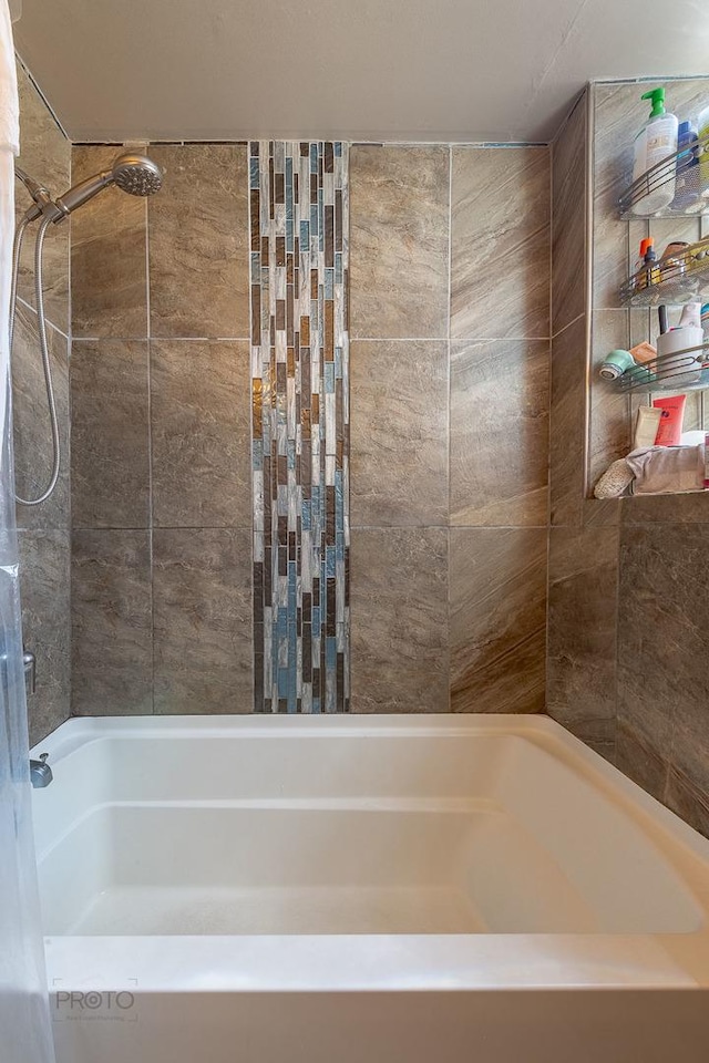 530 N Ashland Ave, Chicago, IL 60622 - full bath with shower / bathtub combination