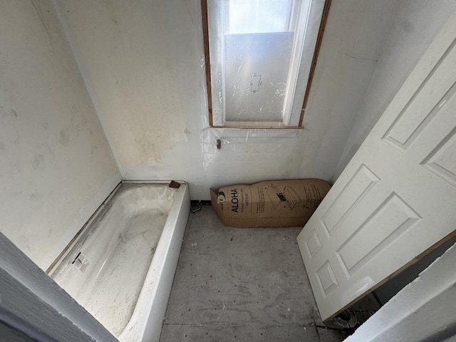 5120 S Throop St, Chicago, IL 60609 - bathroom featuring a washtub
