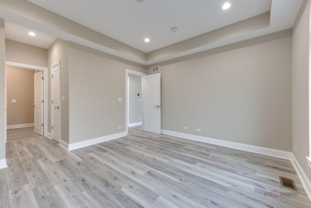 180 N E River Rd, Des Plaines, IL 60016