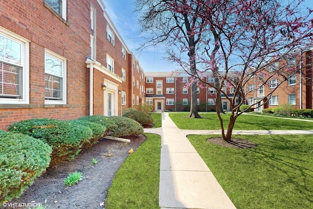 502 Bonnie Brae Pl Unit C2, River Forest, IL 60305 - view of property's community with a lawn