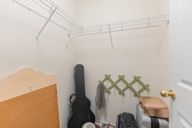 2571 Rourke Dr, Aurora, IL 60503 - view of spacious closet