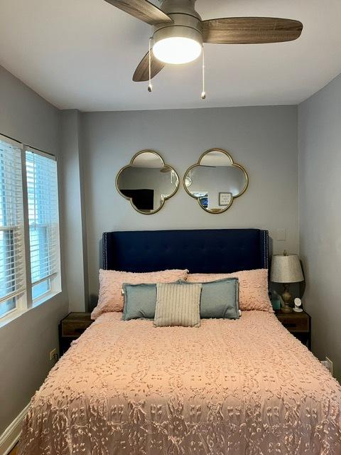 bedroom featuring ceiling fan