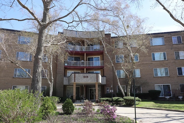 945 E Kenilworth Ave Unit 429, Palatine, IL 60074 - view of apartment building / complex