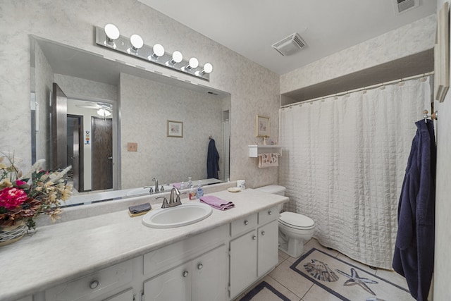 full bath featuring visible vents, tile patterned floors, and wallpapered walls