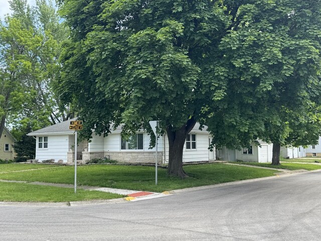 142 N Oak St, Herscher, IL 60941 - photo 4