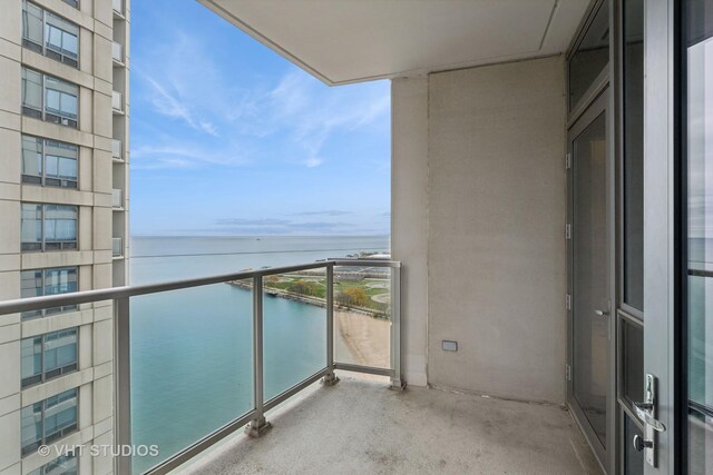 600 N Lake Shore Dr Unit 2110, Chicago, IL 60611 - balcony with a water view
