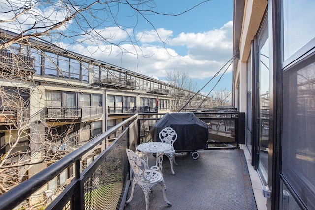 1070 W 15th St Unit 305, Chicago, IL 60608 - view of balcony