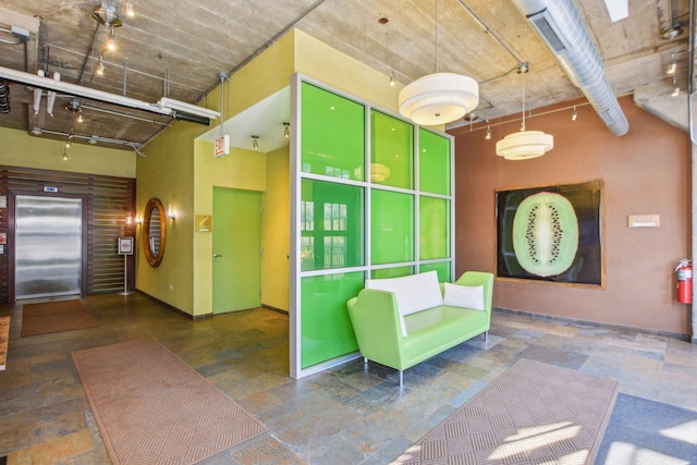 1070 W 15th St Unit 305, Chicago, IL 60608 - building lobby featuring a towering ceiling