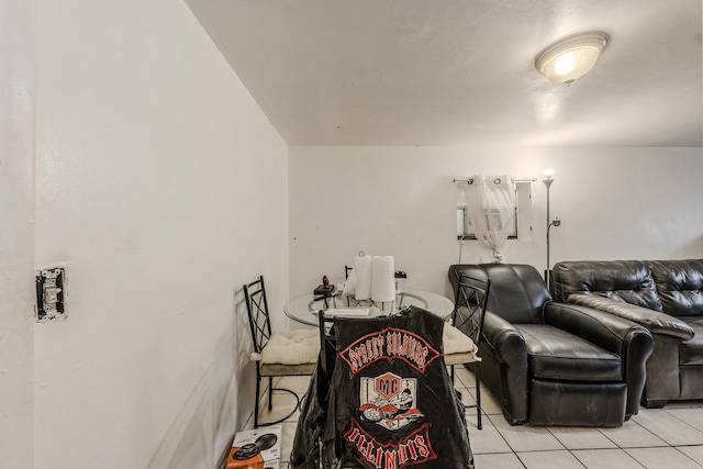1317 N Harding Ave, Chicago, IL 60651 - living area with light tile patterned floors