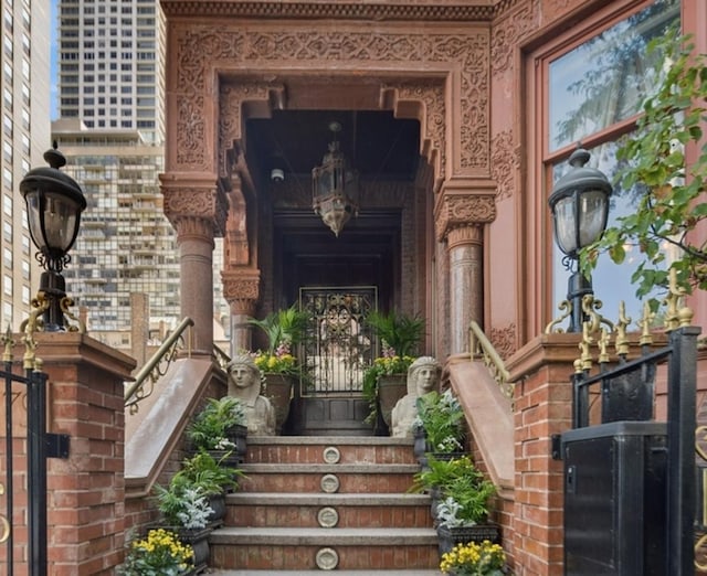 79 E Cedar St, Chicago, IL 60611 - view of doorway to property