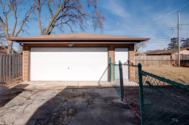 7054 Stanford Dr, Bridgeview, IL 60455 - detached garage featuring fence