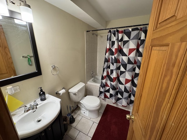 5014 S Prairie Ave Unit 1, Chicago, IL 60615 - full bath featuring tile patterned floors, toilet, shower / bath combination with curtain, and vanity