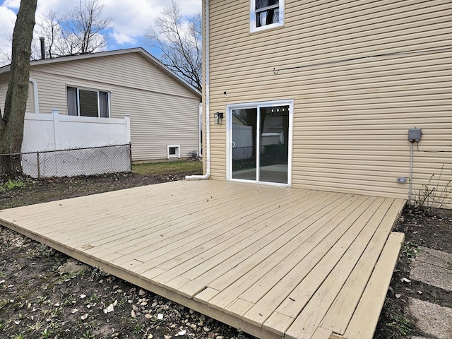 919 Dartmouth Ave, Matteson, IL 60443 - wooden deck with fence