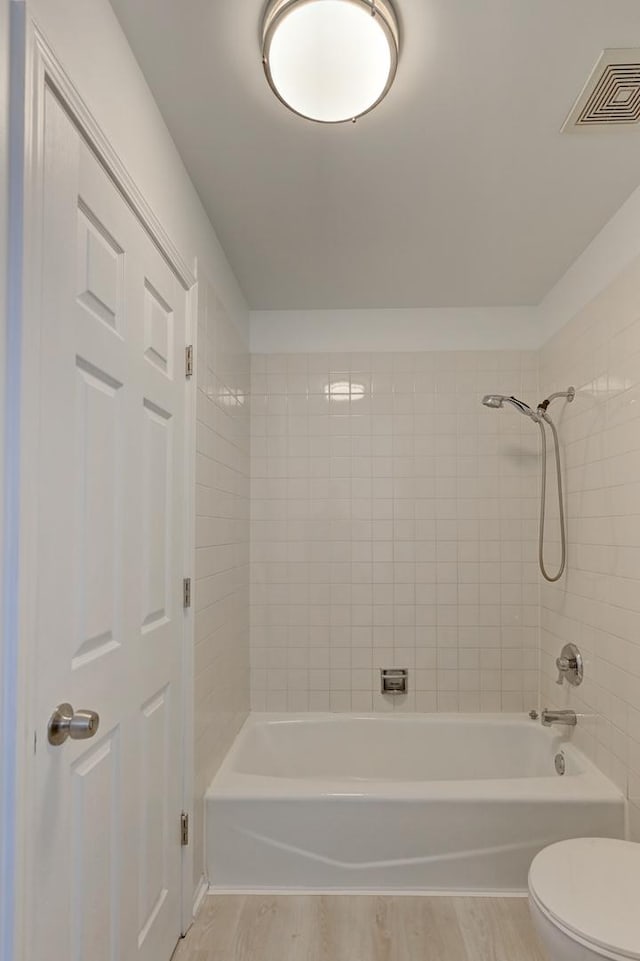 12525 S Central Park Ave, Alsip, IL 60803 - full bath featuring visible vents, toilet, shower / bathtub combination, and wood finished floors