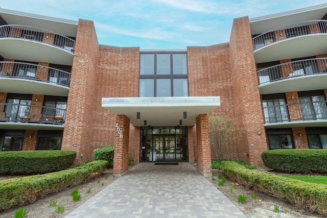 1505 E Central Rd Unit 211B, Arlington Heights, IL 60005 - view of apartment building / complex