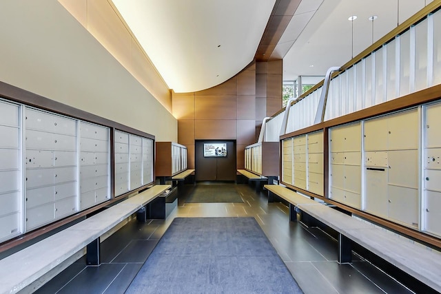 500 W Superior St Unit 1804, Chicago, IL 60654 - surrounding community featuring a high ceiling and mail area