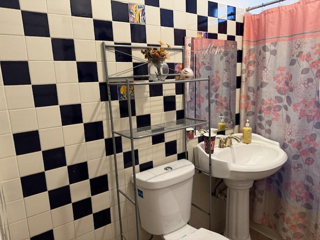 4221 N Sawyer Ave, Chicago, IL 60618 - bathroom featuring toilet