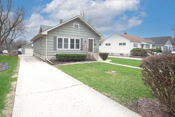 329 S Monterey Ave, Villa Park, IL 60181 - photo 2