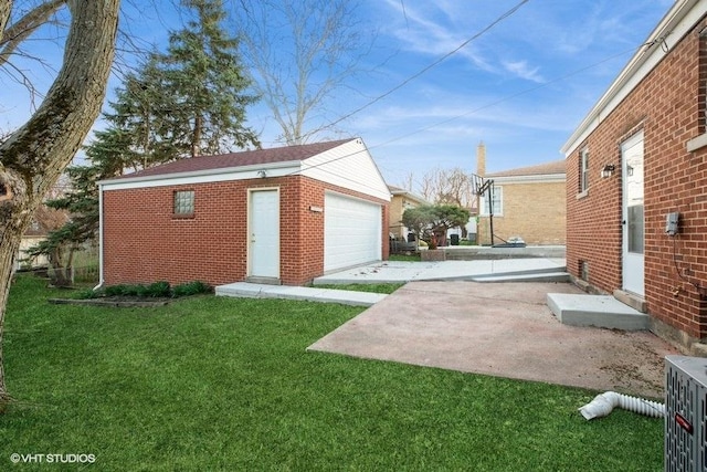 270 W 10th St, Chicago Heights, IL 60411 - garage featuring concrete driveway