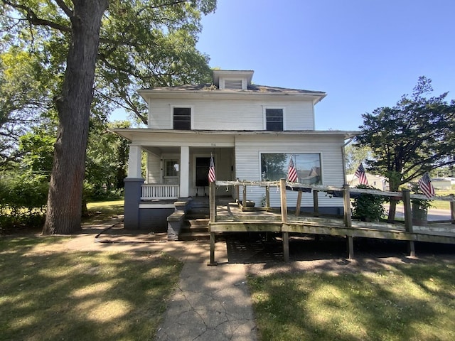 716 Robinson St, Danville, IL 61832 - american foursquare style home with a front yard