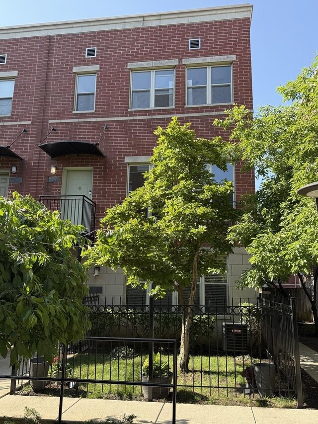 1333 N Burling St Unit B, Chicago, IL 60610 - view of building exterior