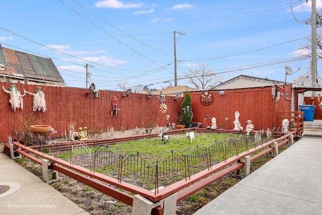 3041 S Drake Ave, Chicago, IL 60623 - view of yard with fence