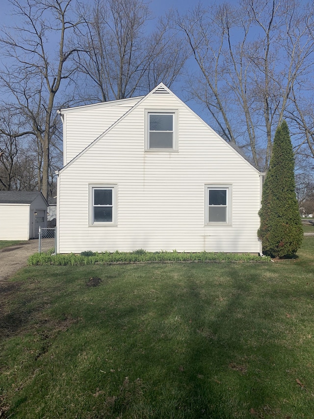 26W441 Geneva Rd, Wheaton, IL 60187 - view of yard featuring fence