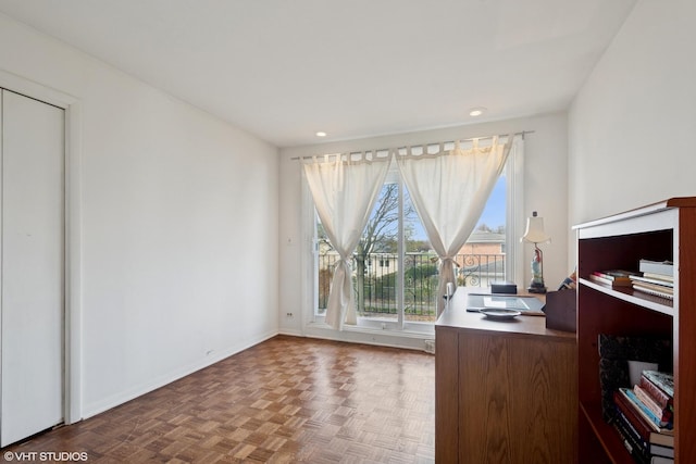6920 N Avers Ave, Lincolnwood, IL 60712 - unfurnished office with baseboards and recessed lighting