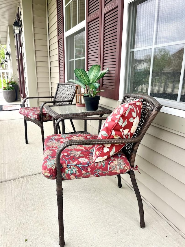 102 W Auburndale Ave, Cortland, IL 60112 - view of patio with a porch