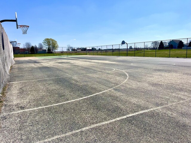 102 W Auburndale Ave, Cortland, IL 60112 - view of sport court featuring fence and community basketball court