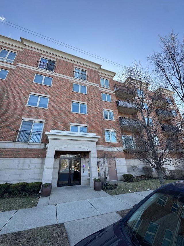 5924 N Lincoln Ave Unit 302, Chicago, IL 60659 - view of building exterior