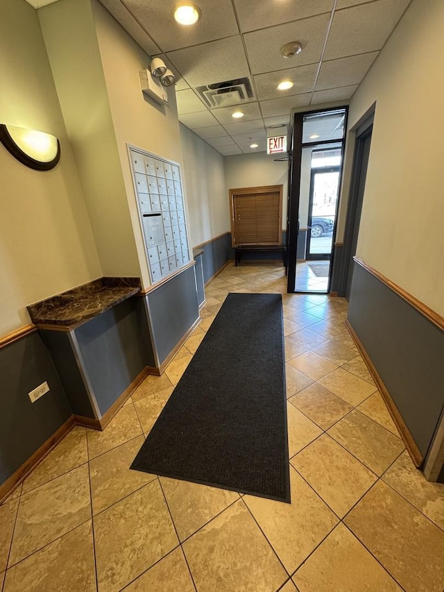 5924 N Lincoln Ave Unit 302, Chicago, IL 60659 - lobby featuring visible vents