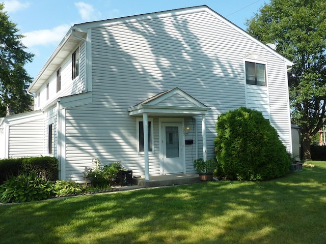 275 London Pl Unit 275, Wheeling, IL 60090 - view of front facade with a front yard