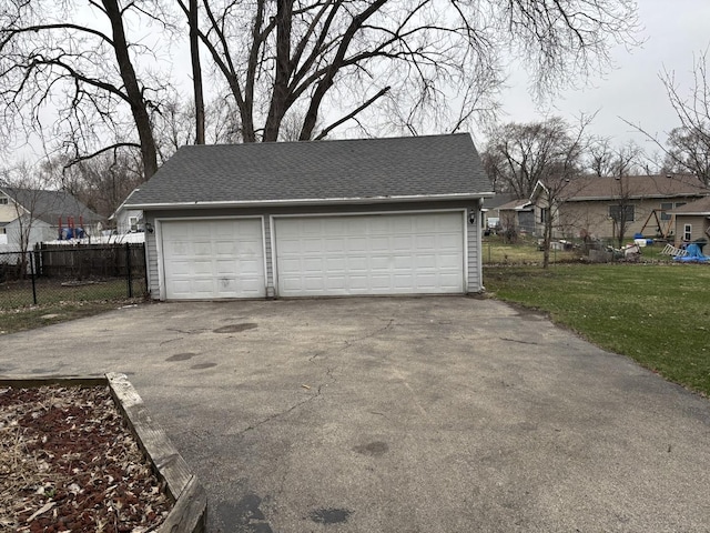 638 Virgil Ave, Elgin, IL 60120 - detached garage with fence