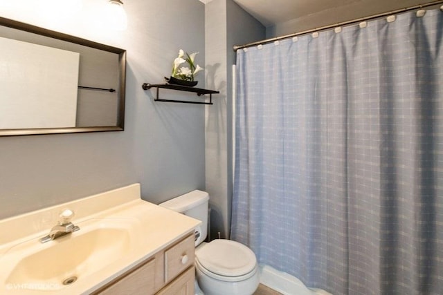 204 E Heritage Trl E, Hainesville, IL 60030 - full bath with curtained shower, toilet, and vanity