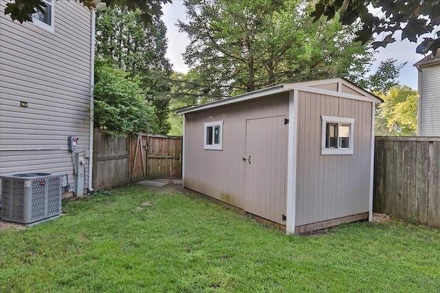 636 N Lyle Ave, Elgin, IL 60123 - photo 34