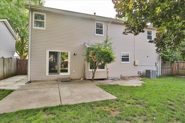 636 N Lyle Ave, Elgin, IL 60123 - photo 35