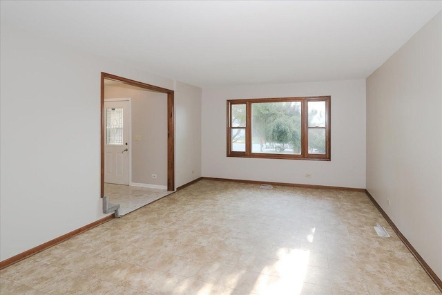 636 N Lyle Ave, Elgin, IL 60123 - photo 5