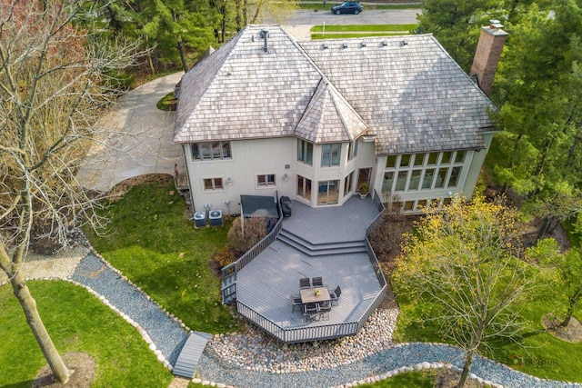 318 Camelot Ln, Libertyville, IL 60048 - view from above of property