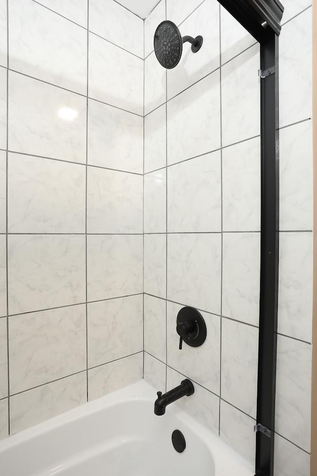 412 N Center Ave, Bradley, IL 60915 - bathroom with shower / tub combination