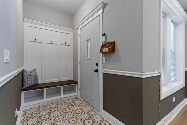 7614 S Chappel Ave, Chicago, IL 60649 - mudroom with baseboards