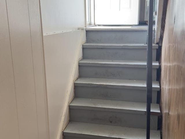 392 Luella Ave, Calumet City, IL 60409 - view of stairs