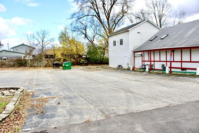 69 Washington St, Ingleside, IL 60041