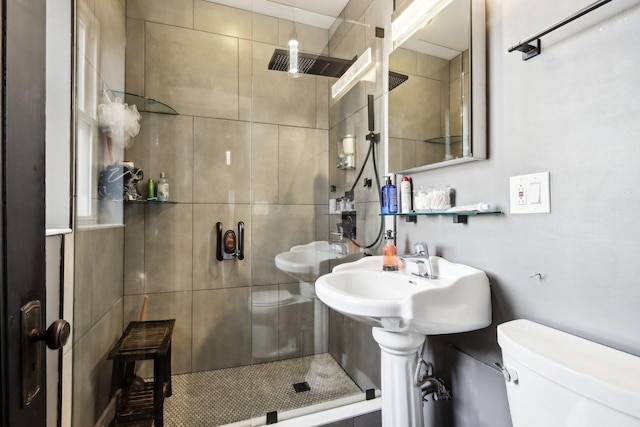 1606 W Winona St Unit 3, Chicago, IL 60640 - full bath featuring toilet and a shower stall