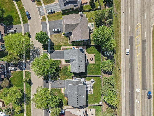 18485 W Springwood Dr, Grayslake, IL 60030 - aerial view of property and surrounding area with nearby suburban area