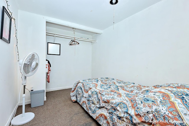 43 Lippincott Rd, Fox Lake, IL 60020 - carpeted bedroom with baseboards
