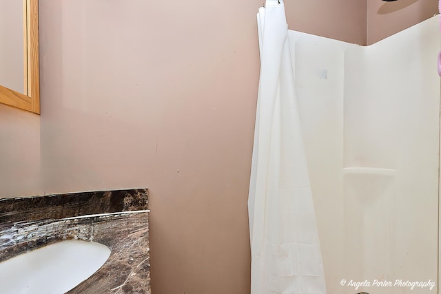43 Lippincott Rd, Fox Lake, IL 60020 - full bathroom featuring a shower with shower curtain