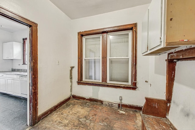 7658 S Laflin St, Chicago, IL 60620 - interior space