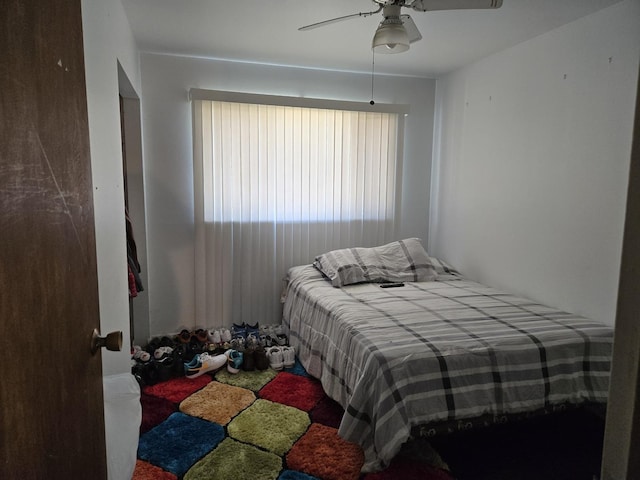 bedroom with a ceiling fan